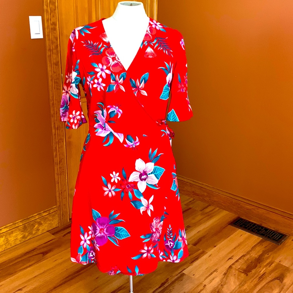 Red flowered Wrap Dress, bell sleeves, SZ Small